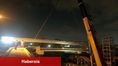Darıca feribot yolu üstgeçidinin kirişleri monte edildi