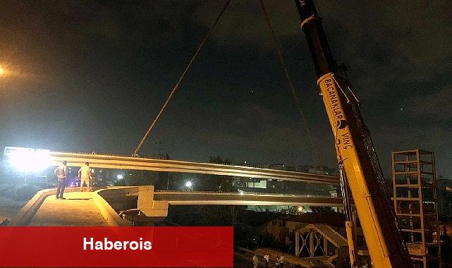 Darıca feribot yolu üstgeçidinin kirişleri monte edildi
