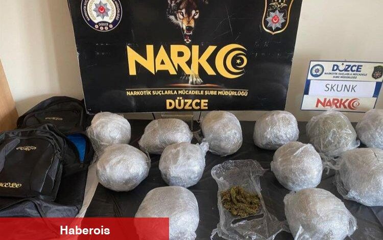Düzce'de şüpheli araçtan 6,5 kilo uyuşturucu madde çıktı - Haberois Düzce'de şüpheli araçtan 6,5 kilo uyuşturucu madde çıktı