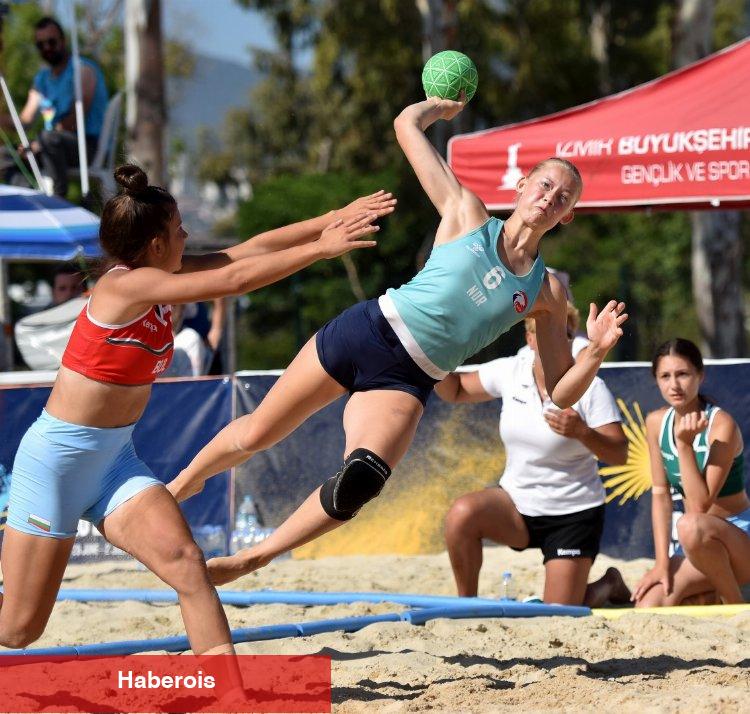 EHF Avrupa U17 Plaj Hentbolu'nda yarı finalistler belli oldu