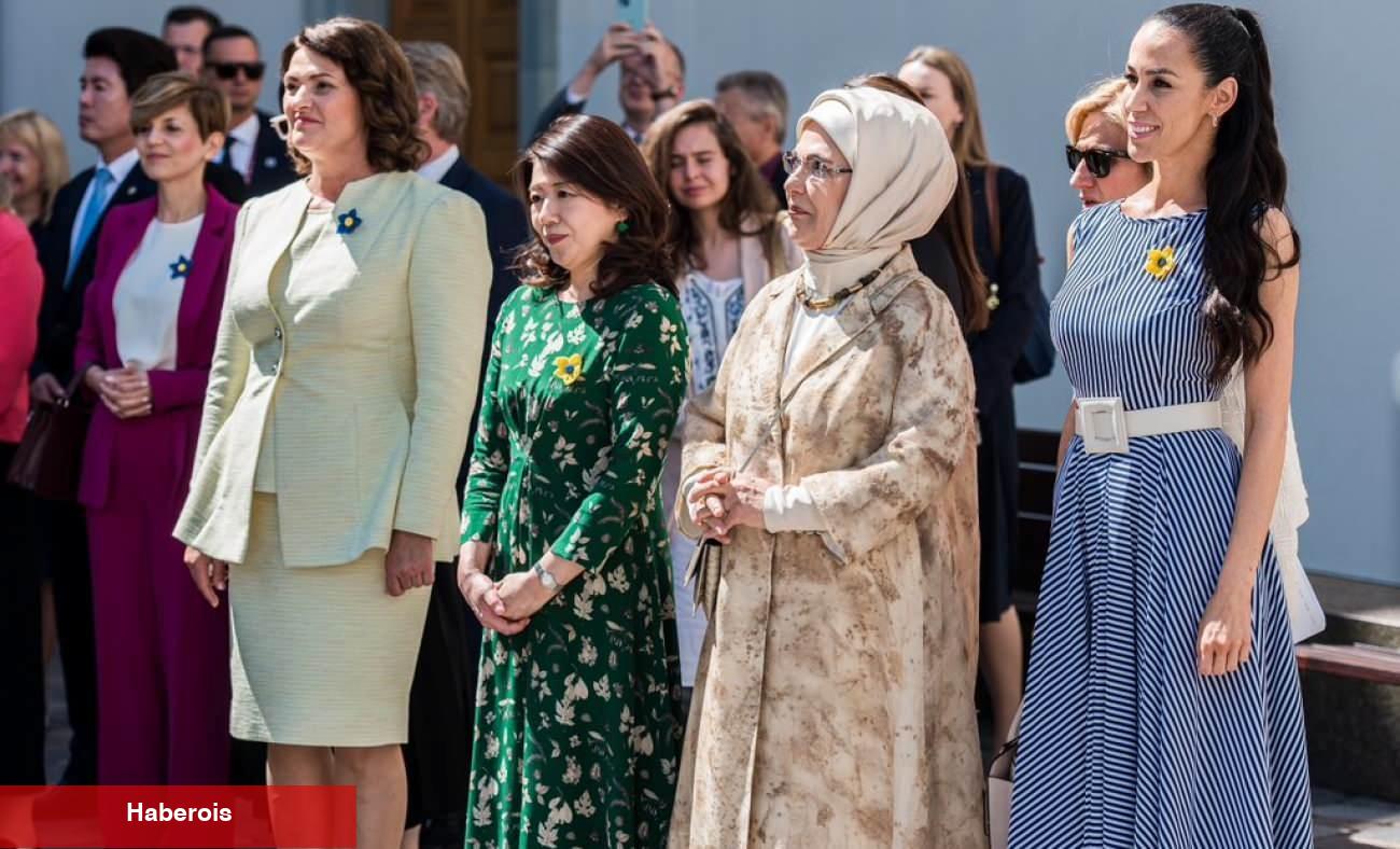 Emine Erdoğan NATO doruğunda Litvanya Devlet Lideri'nin eşi Diana Nausėdienė ile buluştu