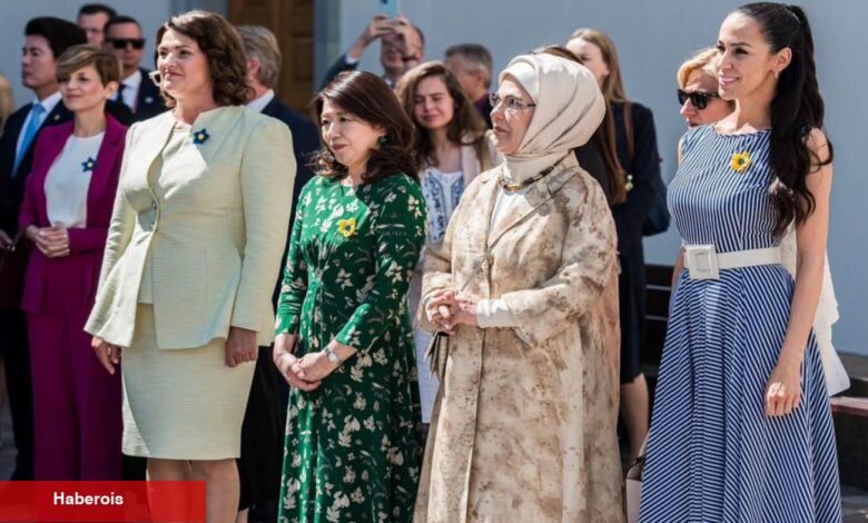 Emine Erdoğan NATO doruğunda Litvanya Devlet Lideri'nin eşi Diana Nausėdienė ile buluştu - Haberois Emine Erdoğan NATO doruğunda Litvanya Devlet Lideri'nin eşi Diana Nausėdienė ile buluştu