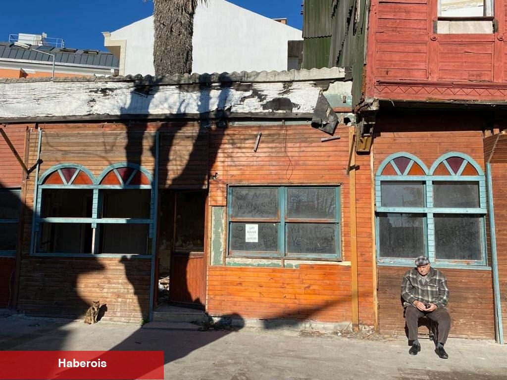 Erol Taş'ın tarihi kahvehanesi harabeye döndü! Adeta içler acısı...
