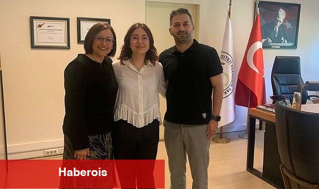 EÜ Eczacılık Fakültesinde genç bilim insanları uluslararası başarılara imza atıyor - Haberois EÜ Eczacılık Fakültesinde genç bilim insanları uluslararası başarılara imza atıyor