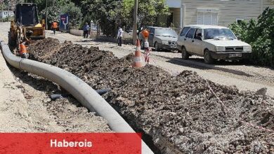 Finike merkezindeki eskiyen içme suyu boruları yenileniyor