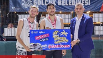 Gölcük'teki Plaj Voleybolu'nda şampiyon belli oldu