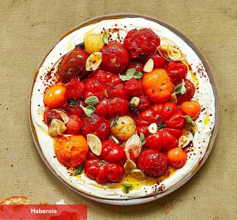 Herkes aksi köşe oldu! Bedenimizin üretmediği bu vitamin domateste gizli
