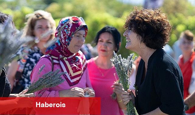 İmece usulü lavanta hasadında dayanışma örneği - Haberois İmece usulü lavanta hasadında dayanışma örneği