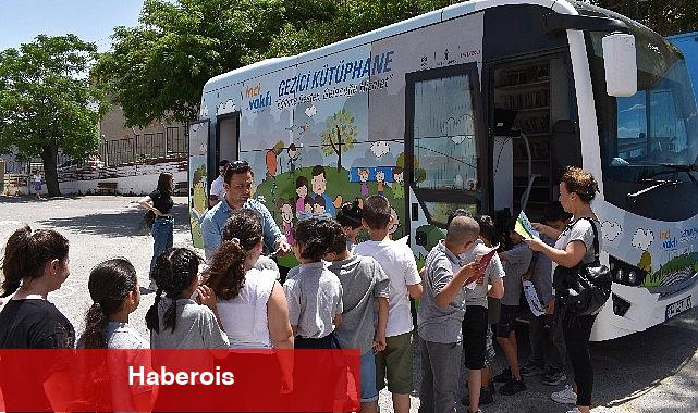 İnci Vakfı Gezici Kütüphanesi yaz sonuna kadar deprem bölgesindeki faaliyetlere destek sağlayacak - Haberois İnci Vakfı Gezici Kütüphanesi yaz sonuna kadar deprem bölgesindeki faaliyetlere destek sağlayacak