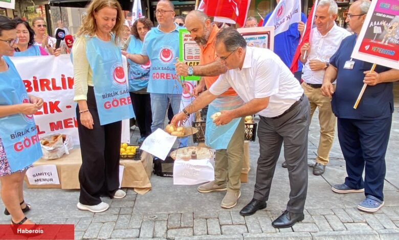 İş Bırakan Sağlık Memurlarından Patates, Soğanlı Protesto! - Haberois İş Bırakan Sağlık Memurlarından Patates, Soğanlı Protesto!