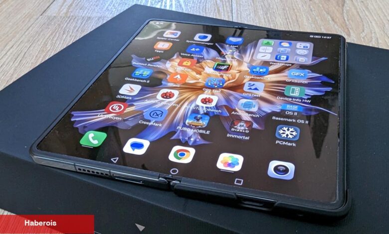 Karşınızda dünyanın en ince katlanabilir telefonu: Honor Magic V2