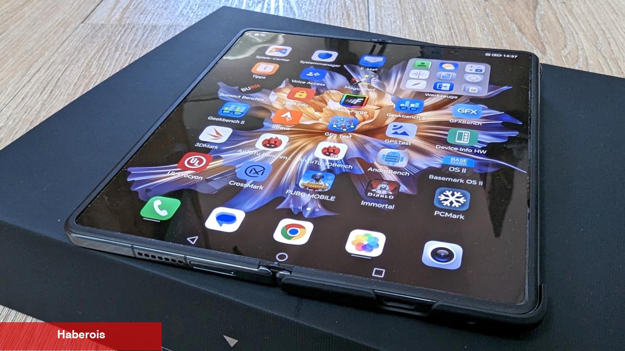 Karşınızda dünyanın en ince katlanabilir telefonu: Honor Magic V2