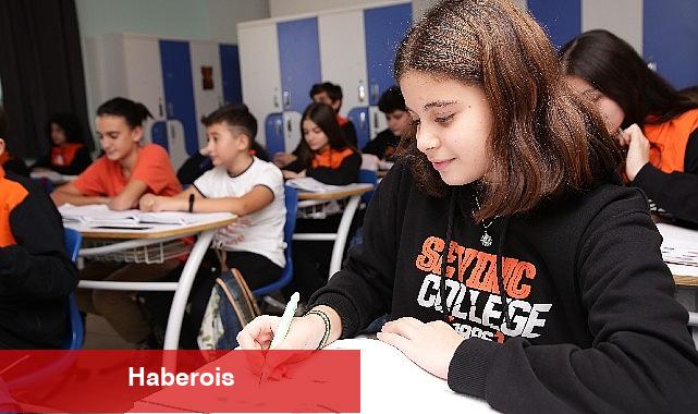 LGS 2023'te Sınavın Sürpriz İngilizce Kahramanları, %95 doğru ortalaması! - Haberois LGS 2023'te Sınavın Sürpriz İngilizce Kahramanları, %95 doğru ortalaması!