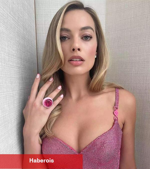 Margot Robbie’nin nail arka tasarımları!
