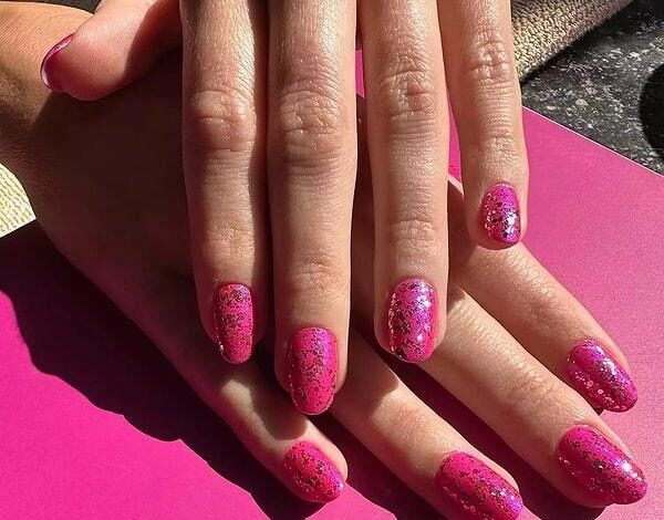 Margot Robbie’nin nail arka tasarımları! - Haberois Margot Robbie’nin nail arka tasarımları!