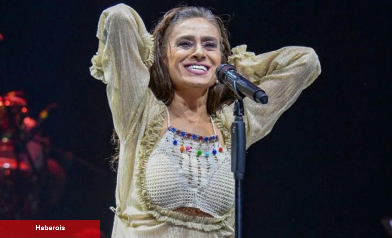 Yıldız Tilbe'den sahneden şaşırtan hareket! Peruğunu çıkarıp...
