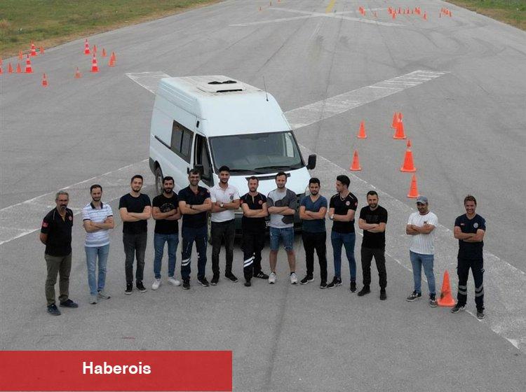 Ambulans sürüş tekniklerini öğrendiler