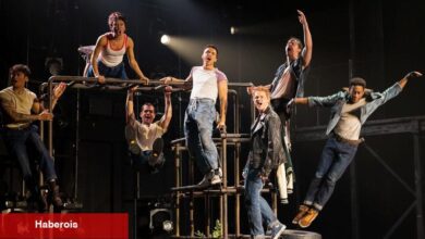 Angelina Jolie'nin Yapımcı Olduğu "The Outsiders" Broadway'e Gidiyor