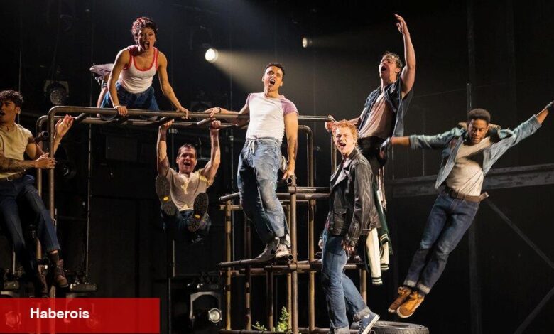 Angelina Jolie'nin Yapımcı Olduğu "The Outsiders" Broadway'e Gidiyor - Haberois Angelina Jolie'nin Yapımcı Olduğu "The Outsiders" Broadway'e Gidiyor