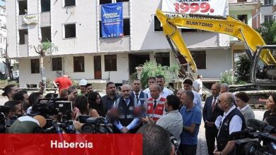 Avcılar'da 17 Ağustos'un Yıl Dönümünde 1999. Bina Yıkıldı