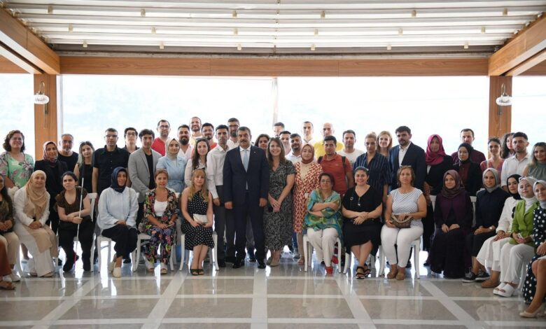 Bakan Tekin, İstanbul’da Öğretmenlerle Buluştu - Haberois Bakan Tekin, İstanbul’da Öğretmenlerle Buluştu