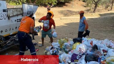 Belediye ekipleri yüzlerce torba çöp topladı