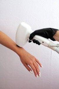 Bilmekte yarar var! Lazer epilasyonun ziyanlı neler?