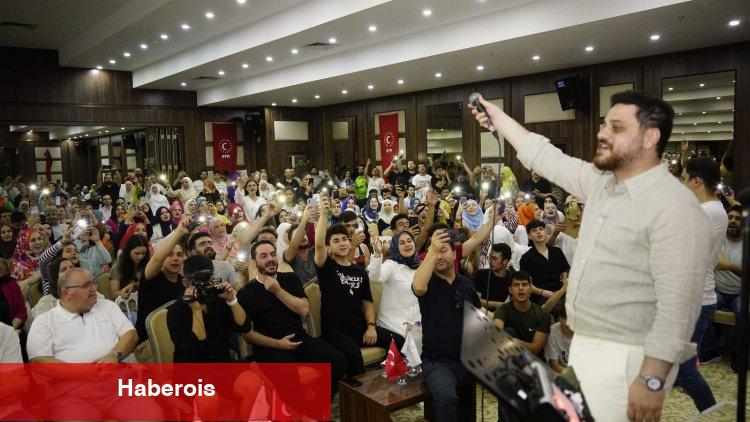 BTP lideri Hüseyin Baş gençlerle şarkı söyledi