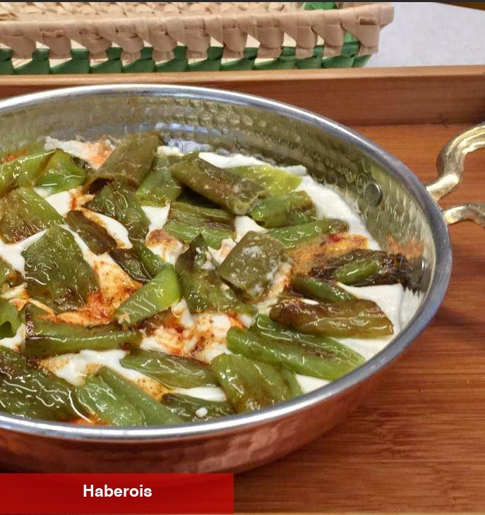 Çay demlenene kadar hazır olan pratik tarif! Sütlü biber kavurması nasıl yapılır?