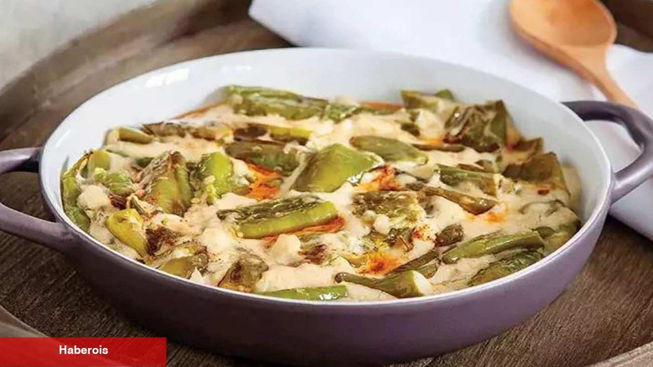 Çay demlenene kadar hazır olan pratik tarif! Sütlü biber kavurması nasıl yapılır?