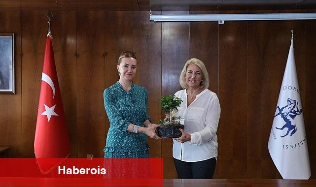 DEÜ'lü Sihirli Parmaklardan Rektör Hotar'a Ziyaret - Haberois DEÜ'lü Sihirli Parmaklardan Rektör Hotar'a Ziyaret