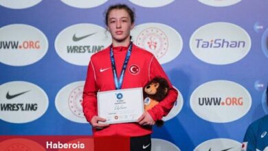 Dünya ikincisi ulusal güreşçi Hareket Engin'e coşkulu karşılama