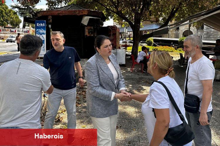 Edirne'de yanan dükkan sahiplerine AK Parti'den ziyaret