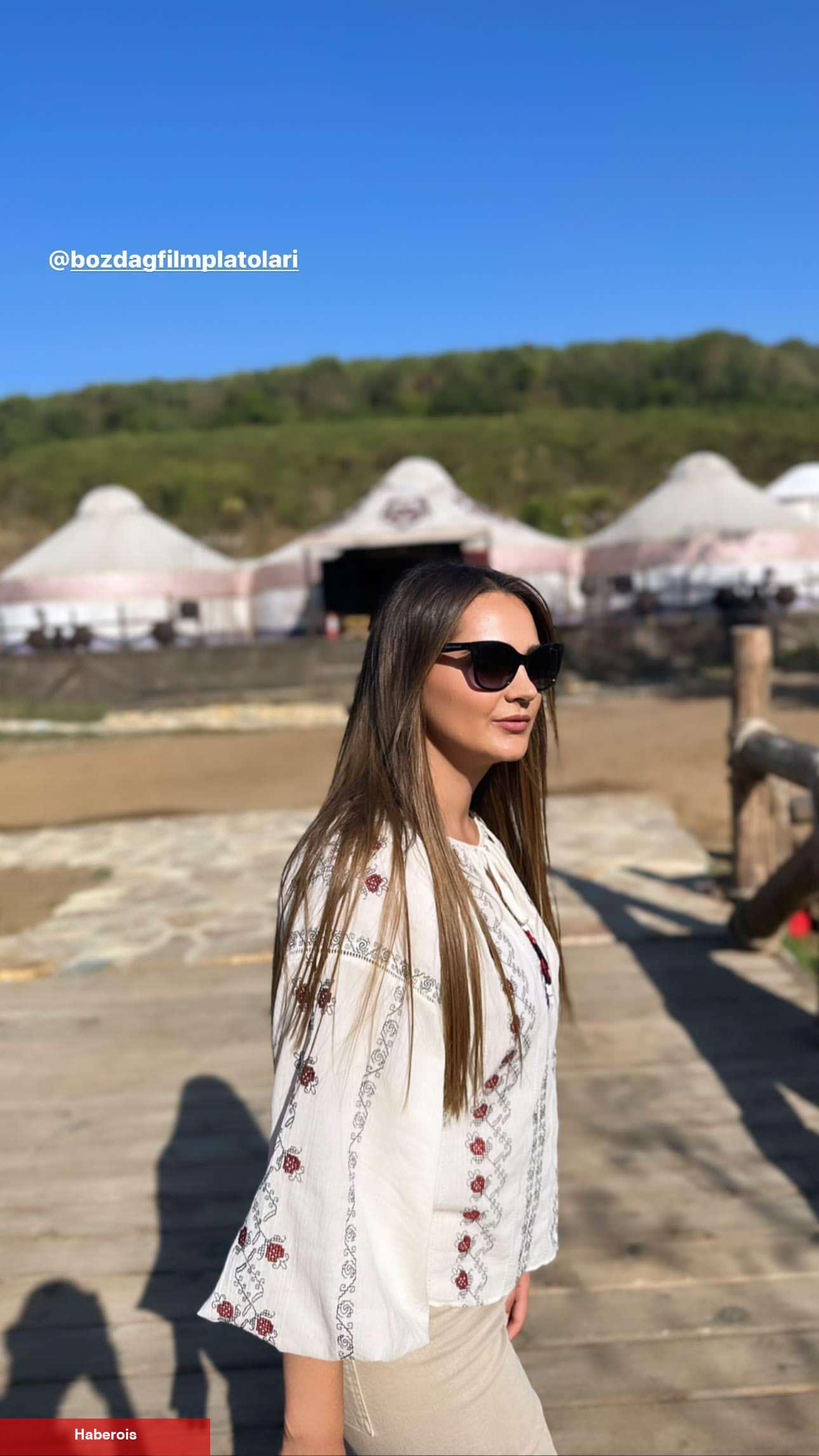 Gönül Dağı'nın Dilek'i Gülsim Ali İlhan annesiyle Kuruluş Osman setinde!