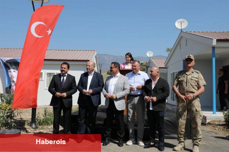 Hatay'da prefabriklerin 2. etabı teslim edildi