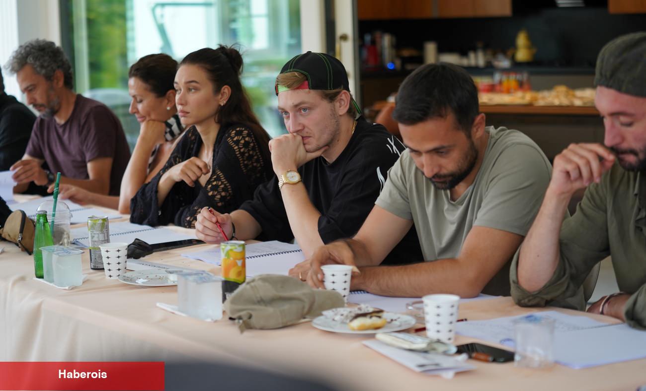 Heyecanlı bekleyiş sone eriyor! Ateş Kuşları dizisinin yeni dönem okuma provası gerçekleşti