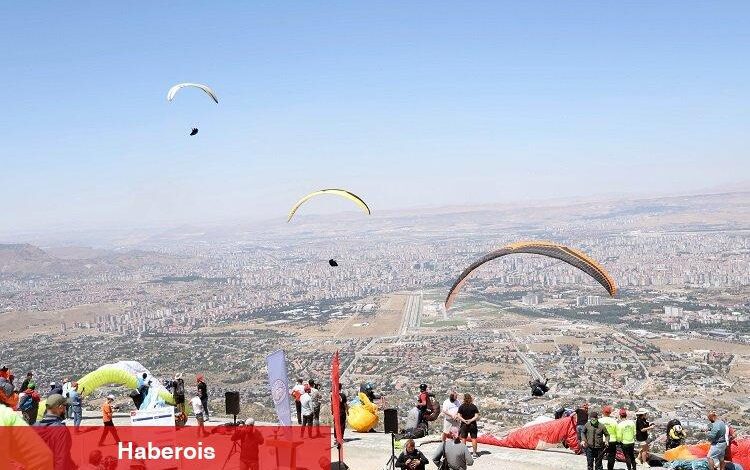 Kayseri Talas'ta Yamaç Paraşütü heyecanı - Haberois Kayseri Talas'ta Yamaç Paraşütü heyecanı