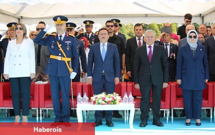 Kayseri'de Zafer Bayramı coşkusu - Haberois Kayseri'de Zafer Bayramı coşkusu