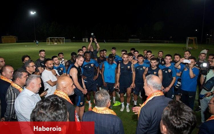 Kayserispor'a şehir protokolden moral ziyareti - Haberois Kayserispor'a şehir protokolden moral ziyareti