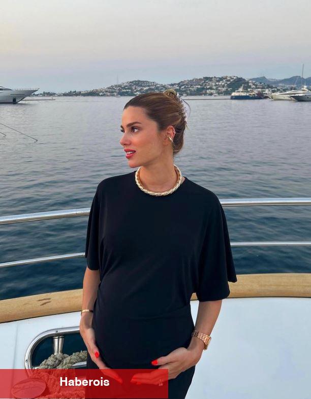 Nazlı Sabancı ve Hacı Sabancı kızları Dilek Alara'yla pozlarını paylaştı: Sözler kıyafetsiz!