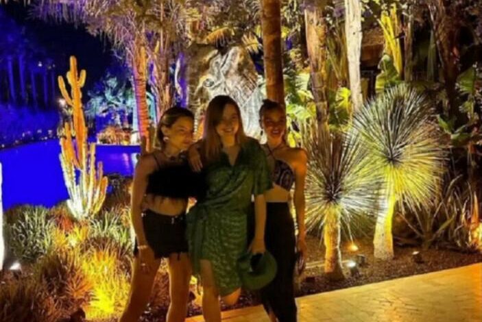 Nilperi Şahinkaya’nın Cem Garipoğlu’nun kız kardeşiyle fotoğrafı ortaya çıktı! - Haberois Nilperi Şahinkaya’nın Cem Garipoğlu’nun kız kardeşiyle fotoğrafı ortaya çıktı!