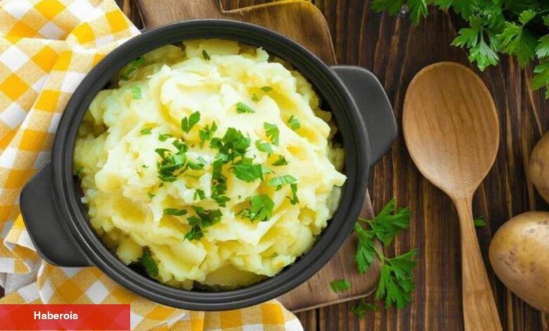 Patates püresini 10 kat lezzetli yapacak tarif! Konutta pürüzsüz patates püresi nasıl yapılır? - Haberois Patates püresini 10 kat lezzetli yapacak tarif! Konutta pürüzsüz patates püresi nasıl yapılır?