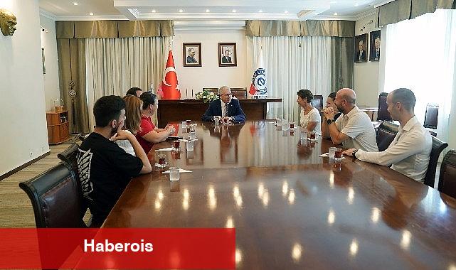 Rektör Budak, 'Zafer Yürüyüşü'ne katılan Egeli Ekibi ağırladı - Haberois Rektör Budak, 'Zafer Yürüyüşü'ne katılan Egeli Ekibi ağırladı