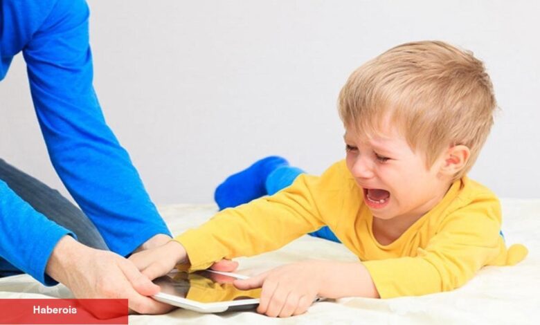 Tablet, bilgisayar ve akıllı telefon kullanımının çocuklar üzerindeki olumsuz tesirleri neler? - Haberois Tablet, bilgisayar ve akıllı telefon kullanımının çocuklar üzerindeki olumsuz tesirleri neler?