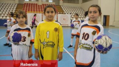 Tıpkı hentbol grubunda üç kardeş