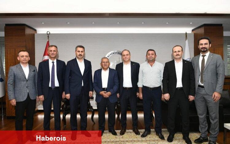 Tokat heyetinden Memduh Büyükkılıç'a ziyaret - Haberois Tokat heyetinden Memduh Büyükkılıç'a ziyaret