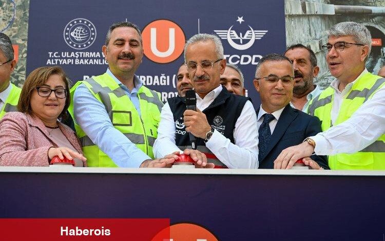Türkiye'nin en uzun demiryolu tünelinde ışık gözüktü - Haberois Türkiye'nin en uzun demiryolu tünelinde ışık gözüktü