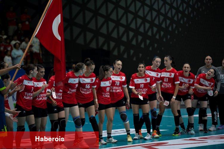 U17 Kızlar Avrupa Şampiyonası'na üstün başladı