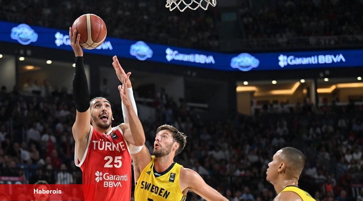 Ulusal basketbolcu Alperen Şengün İsveç maçına dualarla başladı! Rakiplerini ezdi geçti