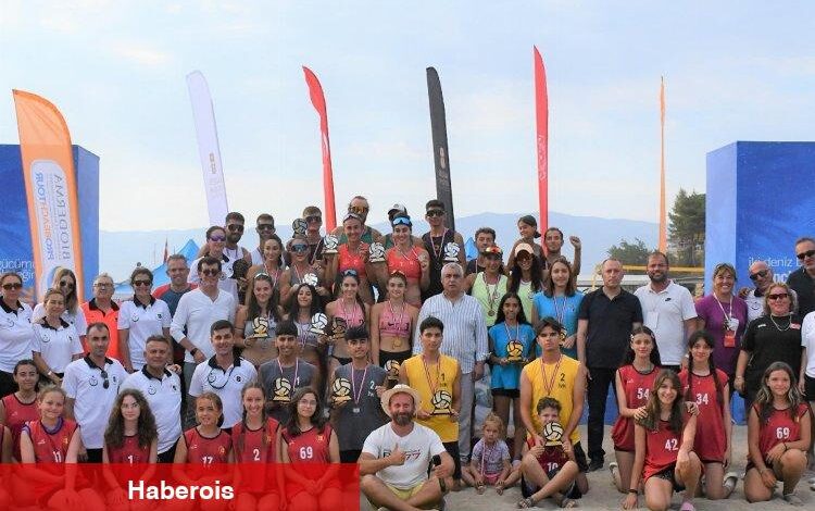 Voleybolda şampiyon Balıkesir Büyükşehir - Haberois Voleybolda şampiyon Balıkesir Büyükşehir